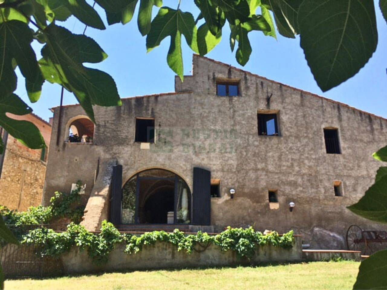 Vista exterior de Finca rústica en venda en Borrassà amb Calefacció, Jardí privat i Terrassa