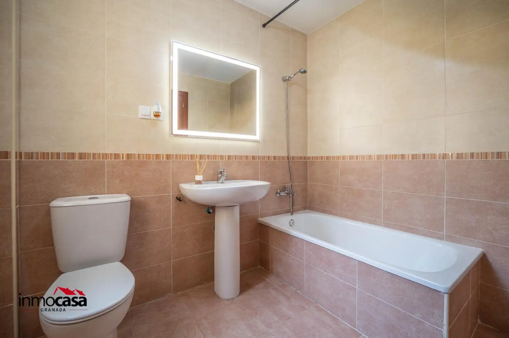 Bathroom of Flat for sale in Cijuela