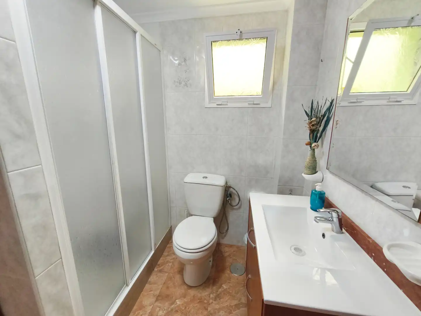 Baño de Piso en venta en Arucas con Terraza, Trastero y Balcón