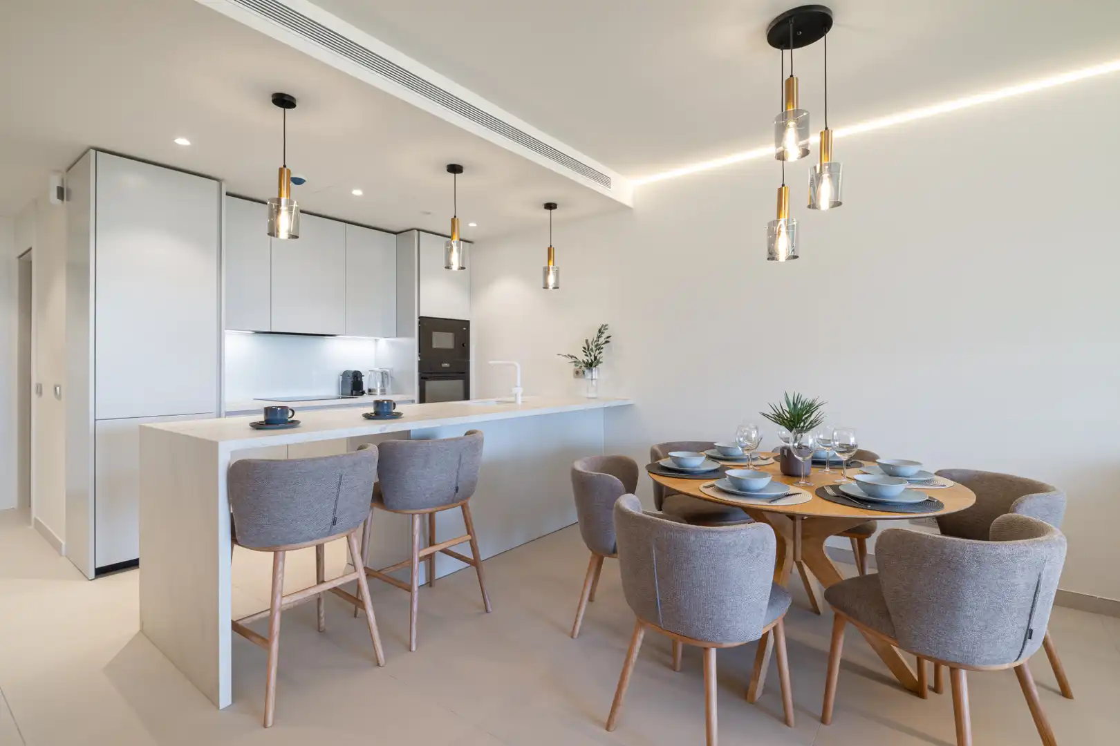 Cuina de Pis de lloguer en Fuengirola amb Aire condicionat, Calefacció i Terrassa