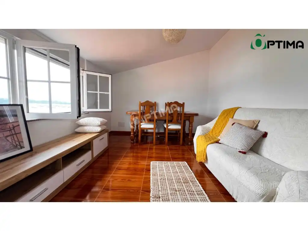 Wohnzimmer von Dachboden zum Verkauf in Muros