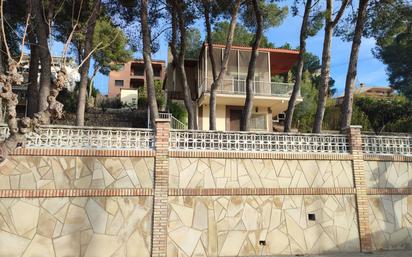 Vista exterior de Casa o xalet en venda en Calafell amb Terrassa i Balcó