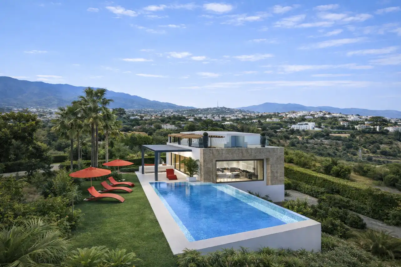 Swimming pool of Residential for sale in Marbella