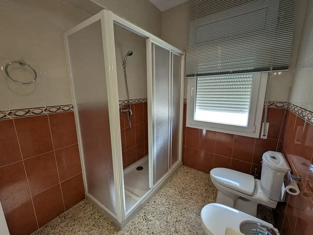 Bany de Casa o xalet en venda en Arens de Lledó amb Jardí privat, Moblat i Balcó