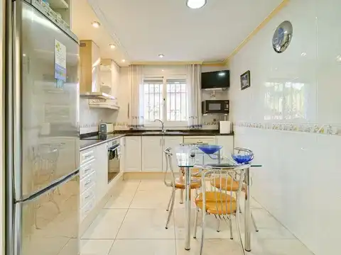 House with terrace for sale in Carrer de Sòcrates, imagen 9