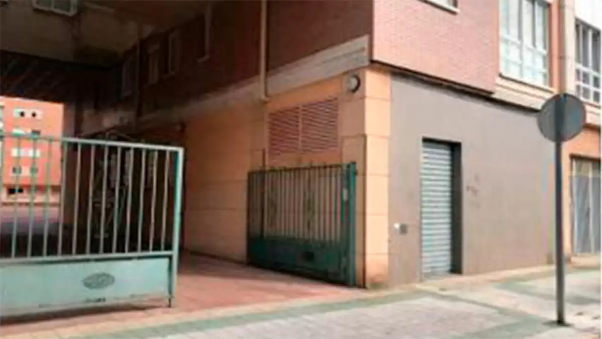 Vista exterior de Local en venta en Palencia