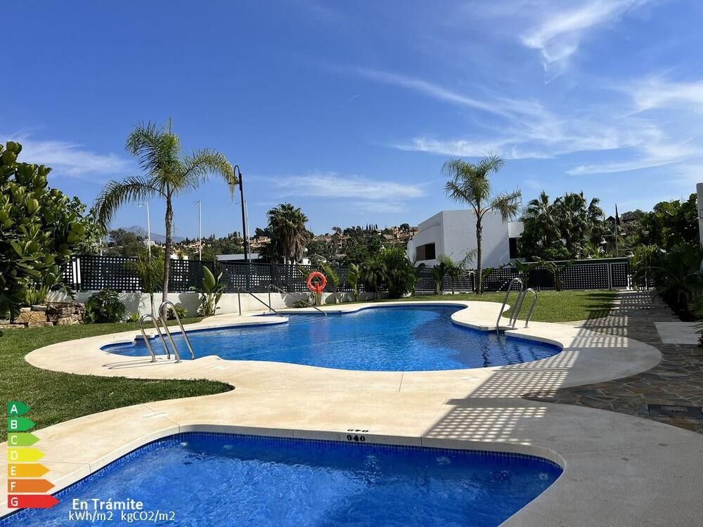 Swimming pool of Single-family semi-detached to rent in Estepona  with Air Conditioner, Terrace and Storage room