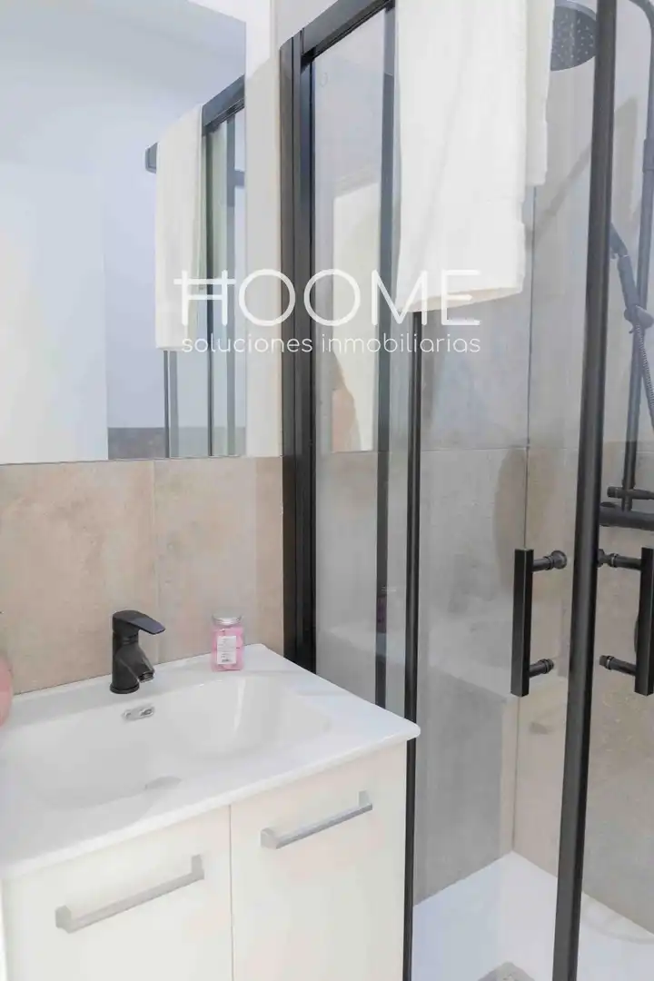 Baño de Piso en venta en San Sebastián de los Reyes con Aire acondicionado, Parquet y Amueblado