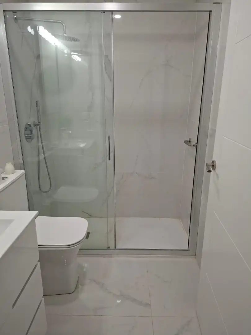 Baño de Piso de alquiler en Córdoba con Aire acondicionado, Calefacción y Amueblado