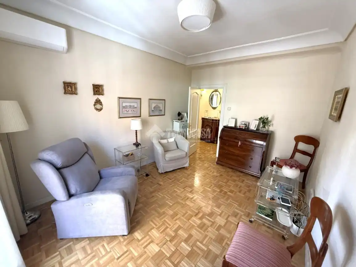 Sala d'estar de Pis en venda en Madrid