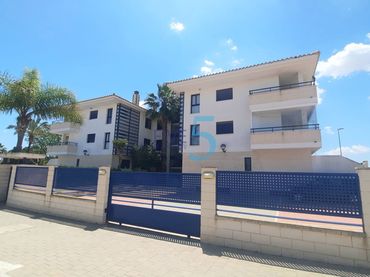 Flat with balcony for sale in San Cayetano