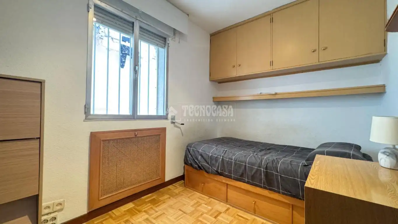 Bedroom of Flat for sale in Madrid  with Heating, Parquet flooring and Terrace