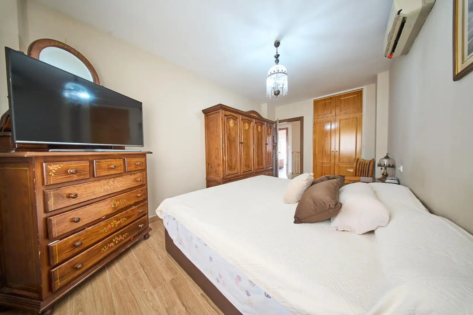 Schlafzimmer von Einfamilien-Reihenhaus zum Verkauf in Jun