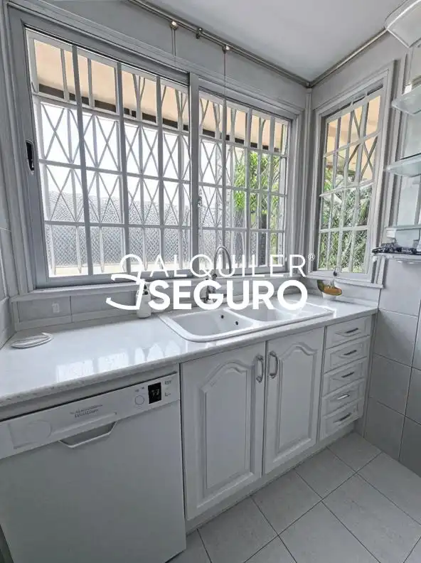 Kitchen of Houses for rent in Madrid  with Heating, Terrace and Storage room