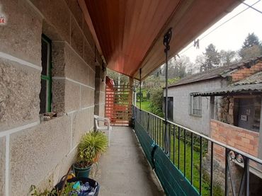 Casa con balcón en venta en San Rosendo