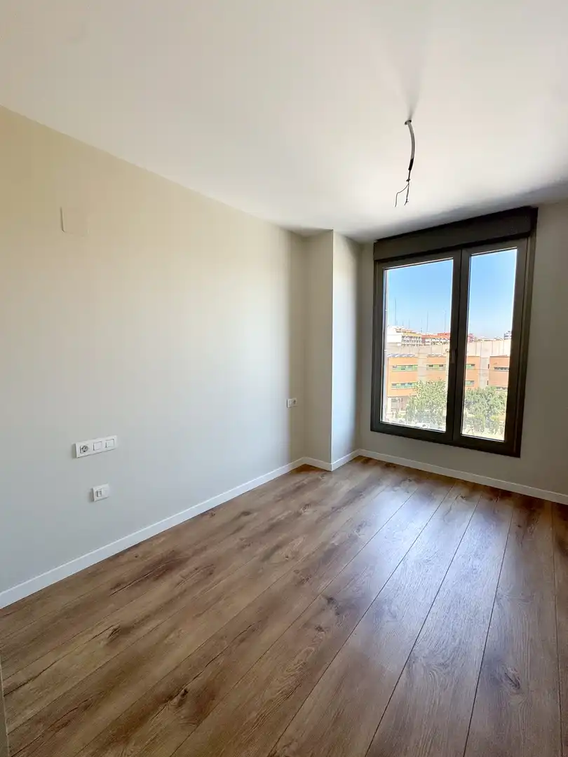 Schlafzimmer von Wohnung zum Verkauf in Valencia mit Klimaanlage, Abstellraum und Schwimmbad