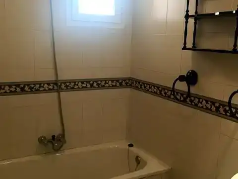 Baño de Piso en venta en Móstoles con Aire acondicionado
