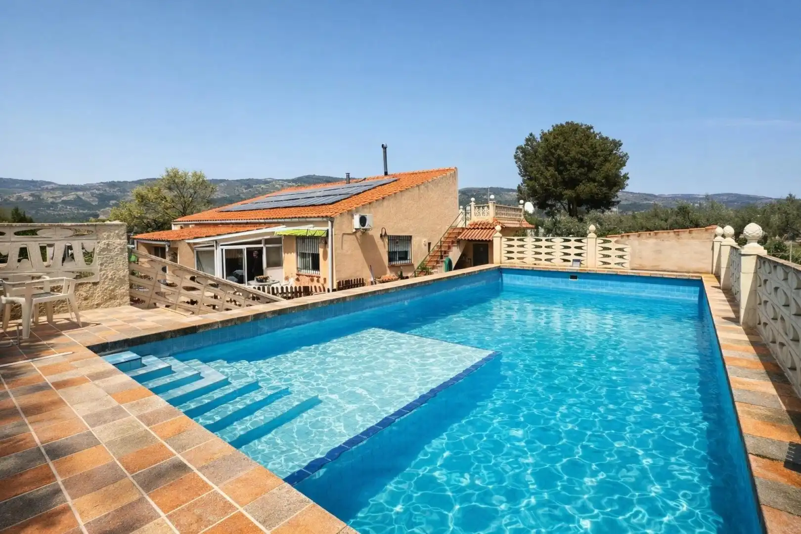 Swimming pool of Country homes for sale in Onil  with Air Conditioner, Heating and Terrace