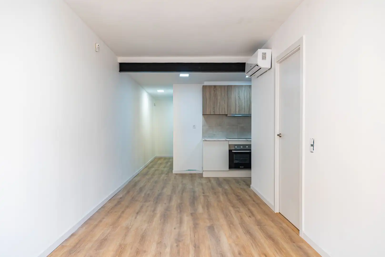 Flat for sale in L'Hospitalet de Llobregat  with Air Conditioner, Heating and Parquet flooring