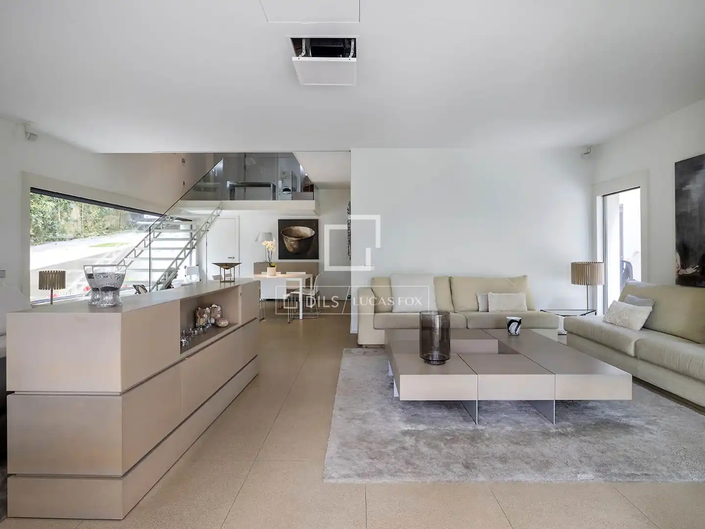 Sala d'estar de Casa o xalet en venda en Barcelona amb Aire condicionat, Calefacció i Jardí privat