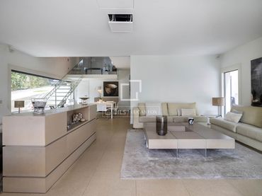 Villa avec balcon à vendre à Les Corts