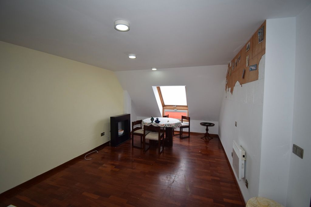 Piso en venta en Miño con Calefacción, Parquet y Trastero