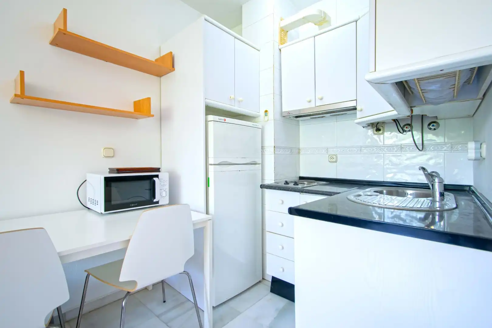 Kitchen of Flat for sale in Sevilla  with Air Conditioner and Heating