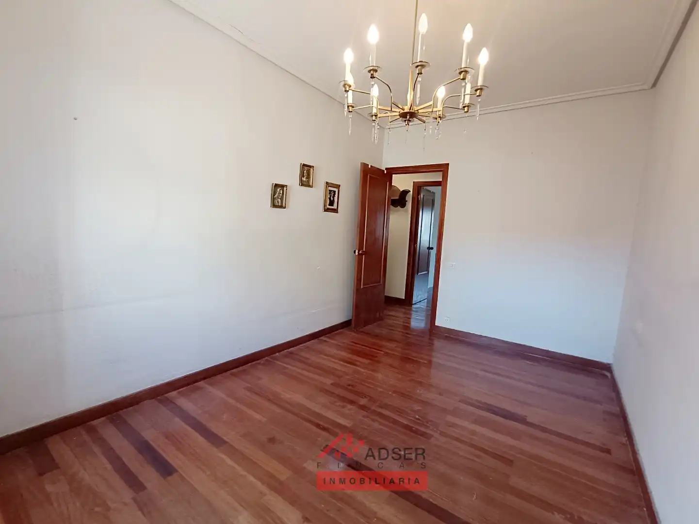 Living room of Flat for sale in  Logroño  with Parquet flooring and Terrace