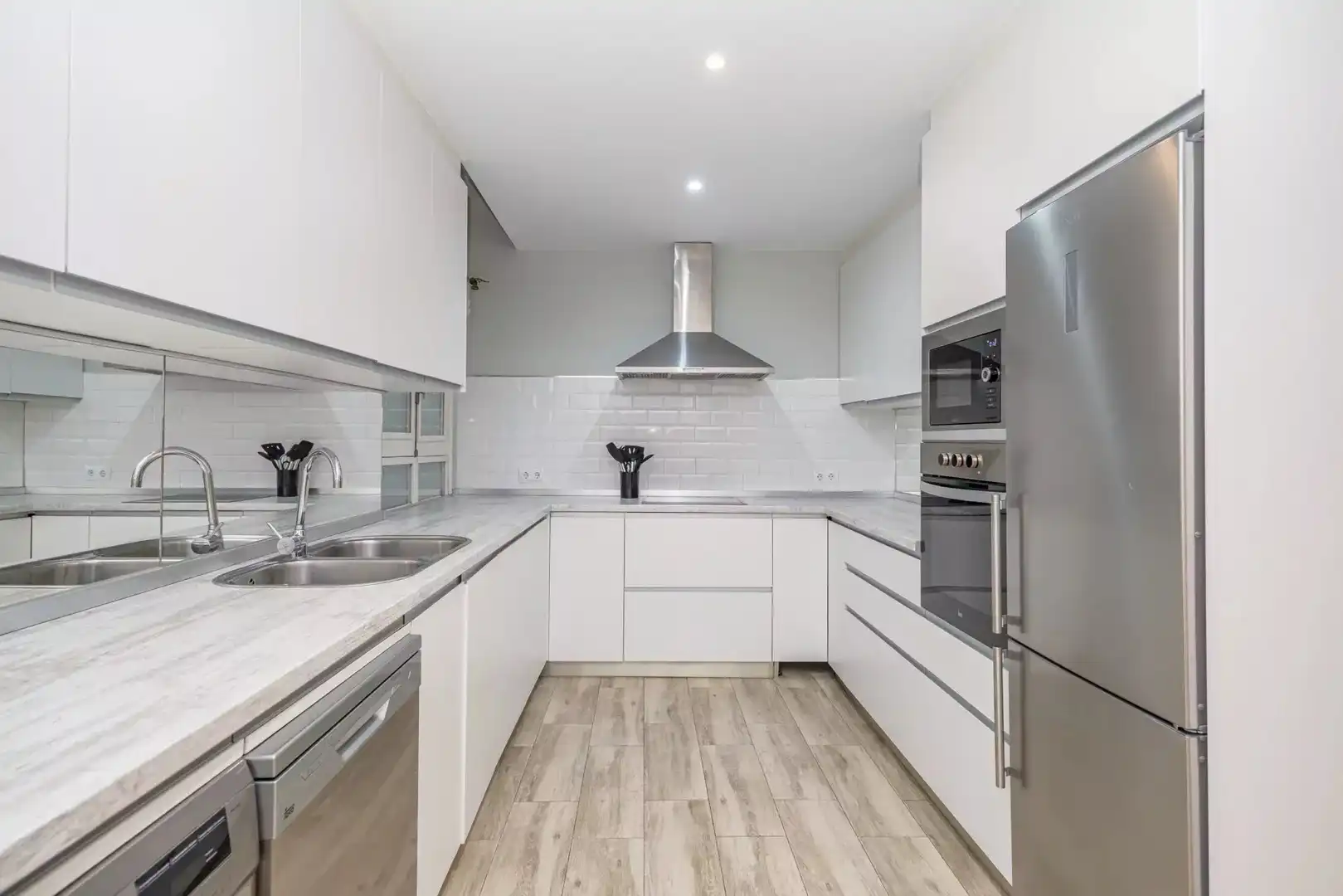 Kitchen of Flat for rent in Madrid  with Air Conditioner, Heating and Terrace