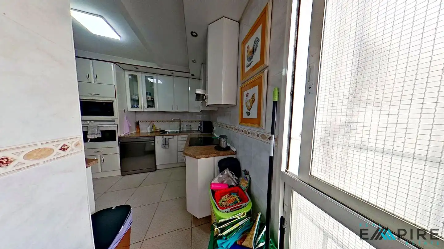 Cocina de Piso en venta en Parla con Aire acondicionado, Calefacción y Terraza