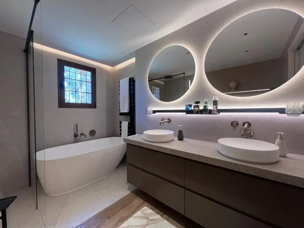 Bany de Apartament de lloguer en Calvià amb Aire condicionat, Jardí privat i Terrassa