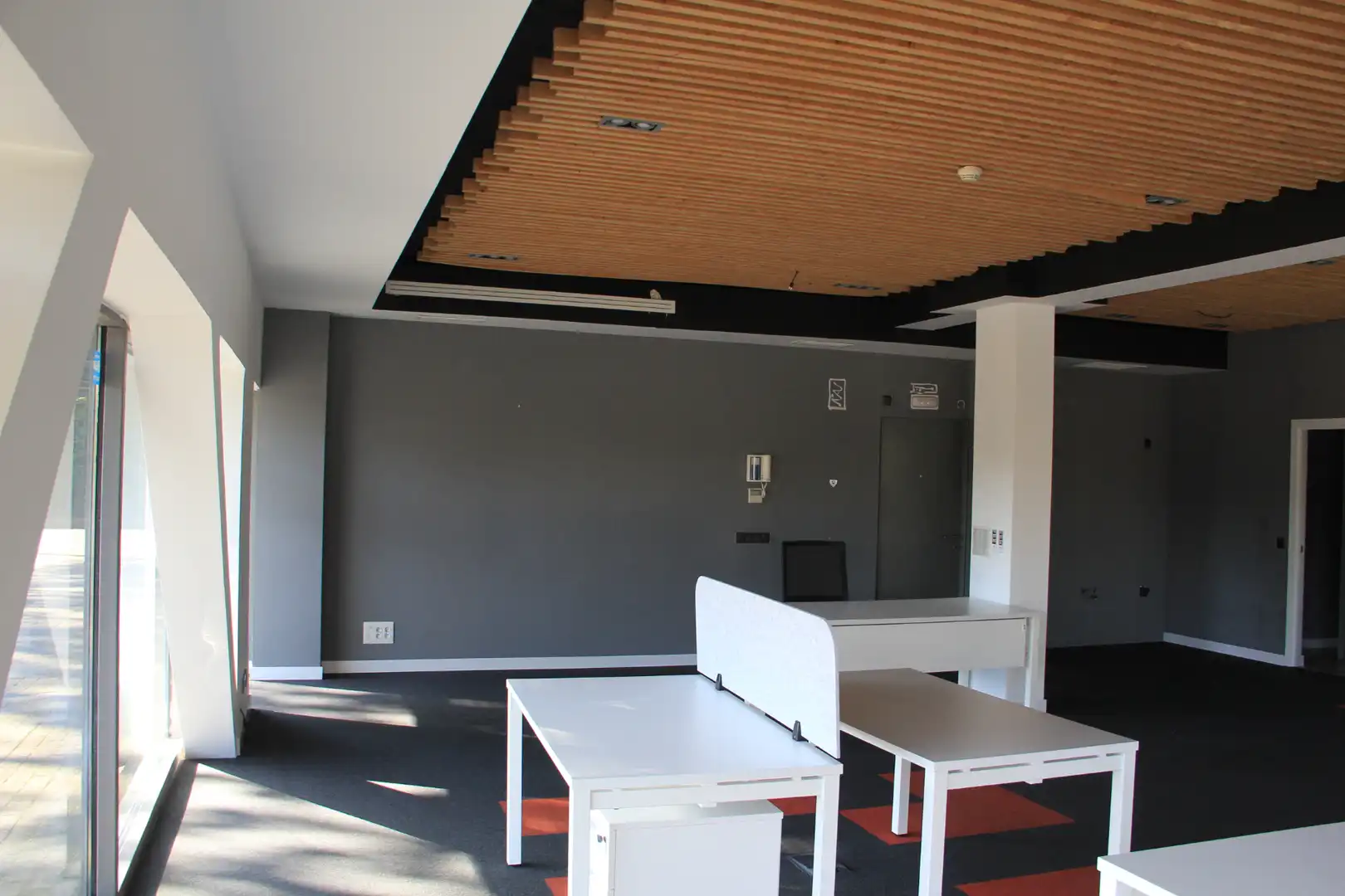 Büro zur Miete in Alcalá de Henares mit Klimaanlage, Heizung und Internet