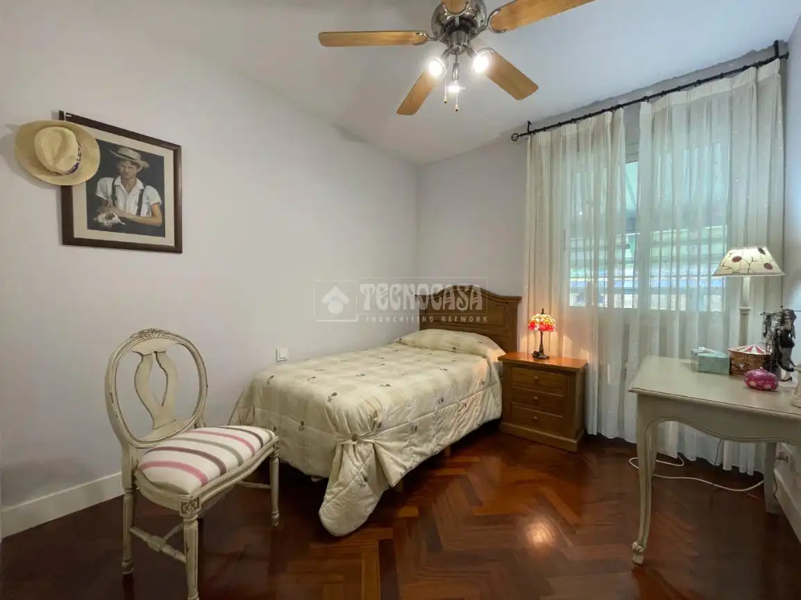 Dormitori de Casa adosada en venda en Arroyomolinos (Madrid) amb Aire condicionat i Calefacció