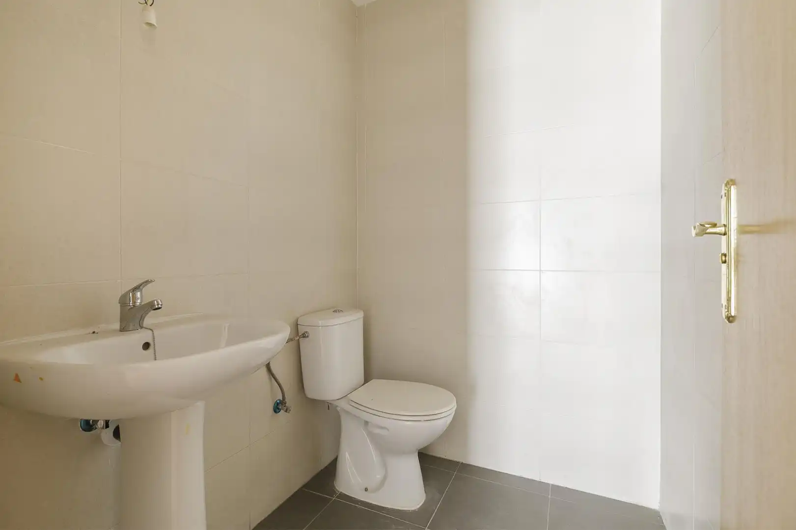 Baño de Piso en venta en Nevada con Calefacción
