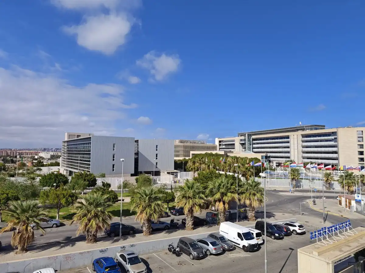 Vista exterior de Pis de lloguer en Alicante / Alacant amb Aire condicionat, Calefacció i Terrassa