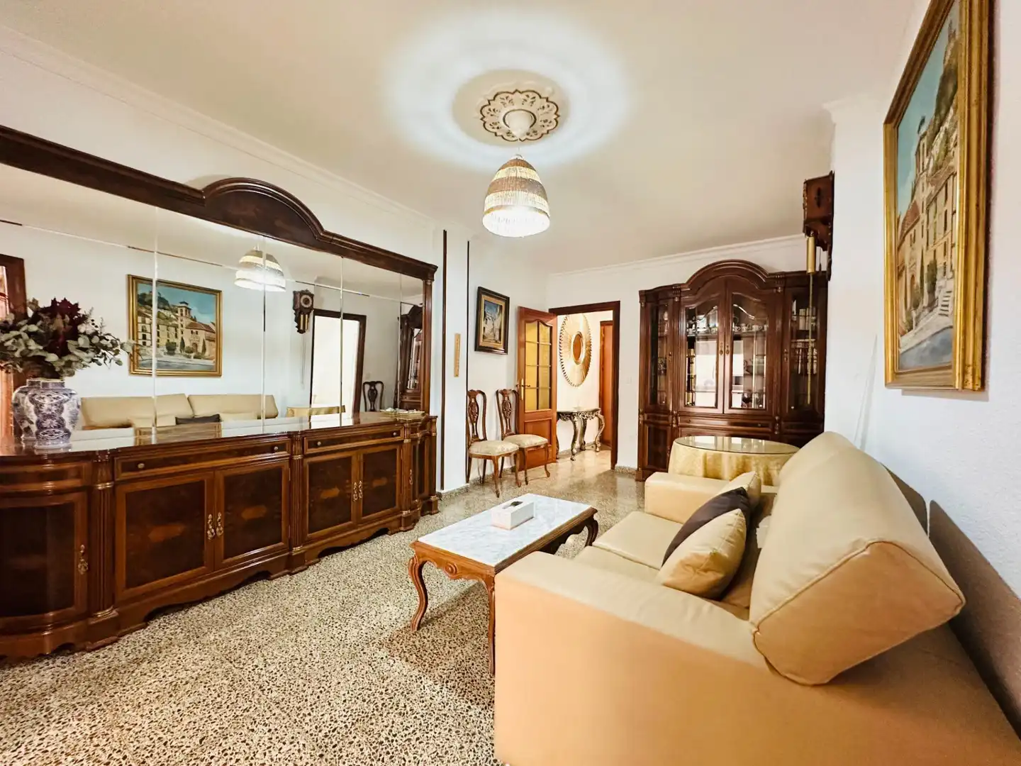 Sala d'estar de Pis de lloguer en Granada amb Moblat