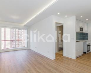 Living room of Flat for sale in  Sevilla Capital  with Air Conditioner and Terrace