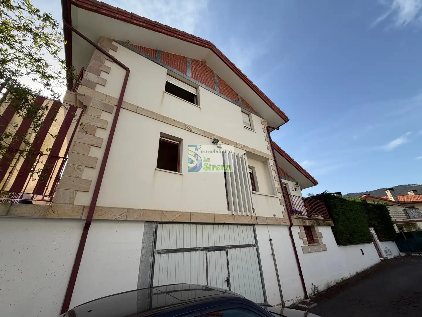 Vista exterior de Casa o chalet en venta en Castro-Urdiales con Calefacción, Jardín privado y Terraza