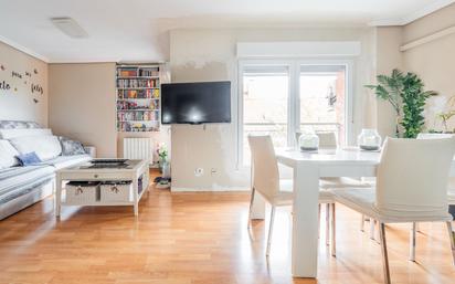 Living room of Flat for sale in  Madrid Capital  with Air Conditioner and Heating