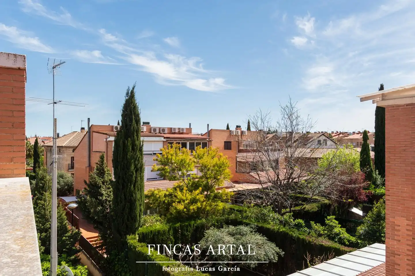 Exterior view of Houses for sale in Zaragoza  with Air Conditioner, Heating and Private garden