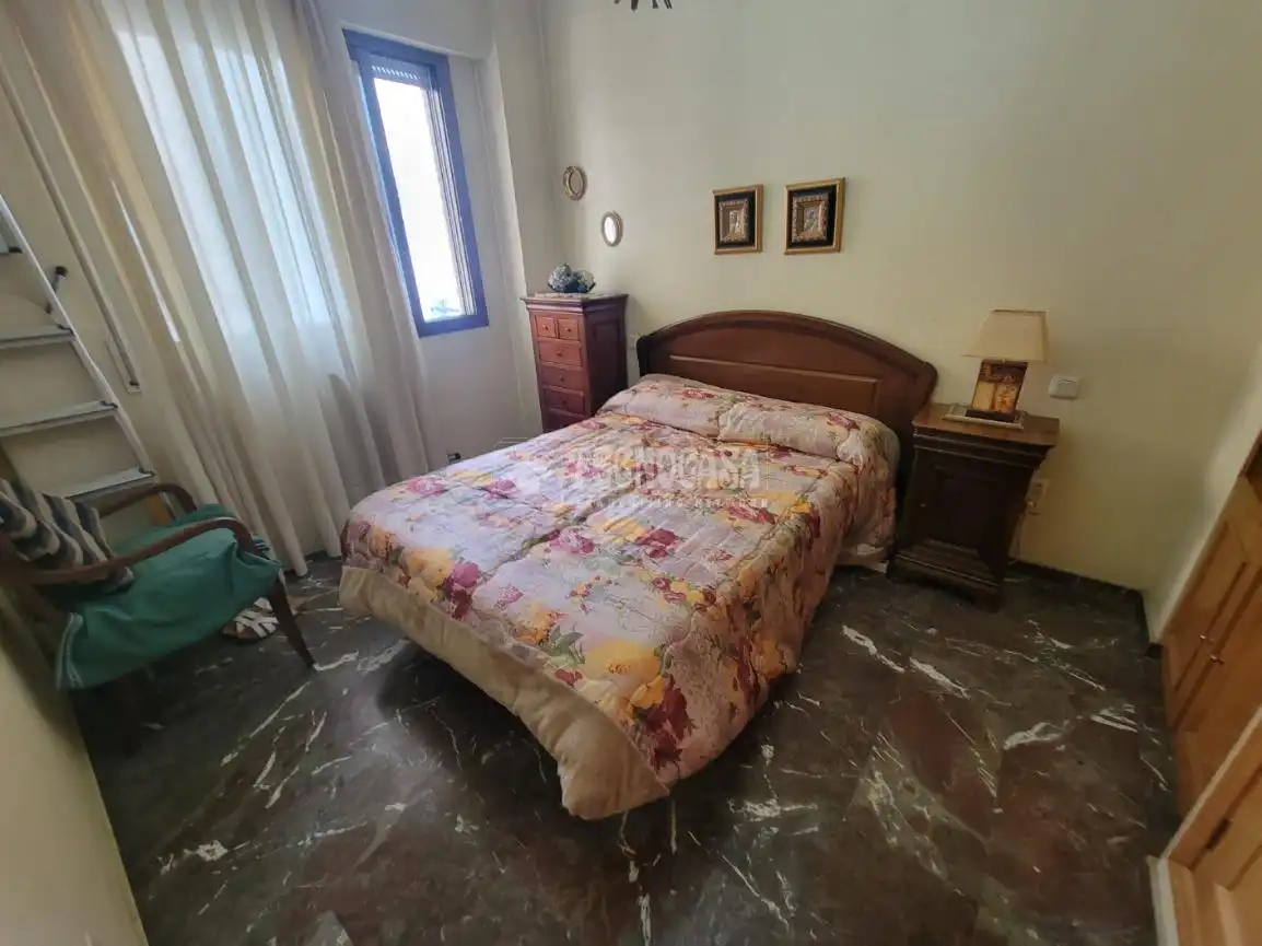Bedroom of Flat for sale in Zaragoza
