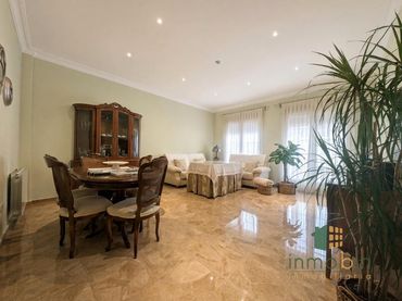 Casa con balcón en venta en Villanueva de la Serena