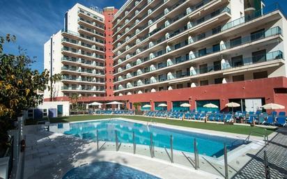 Piscina de Apartament de lloguer en Benalmádena amb Aire condicionat, Terrassa i Balcó