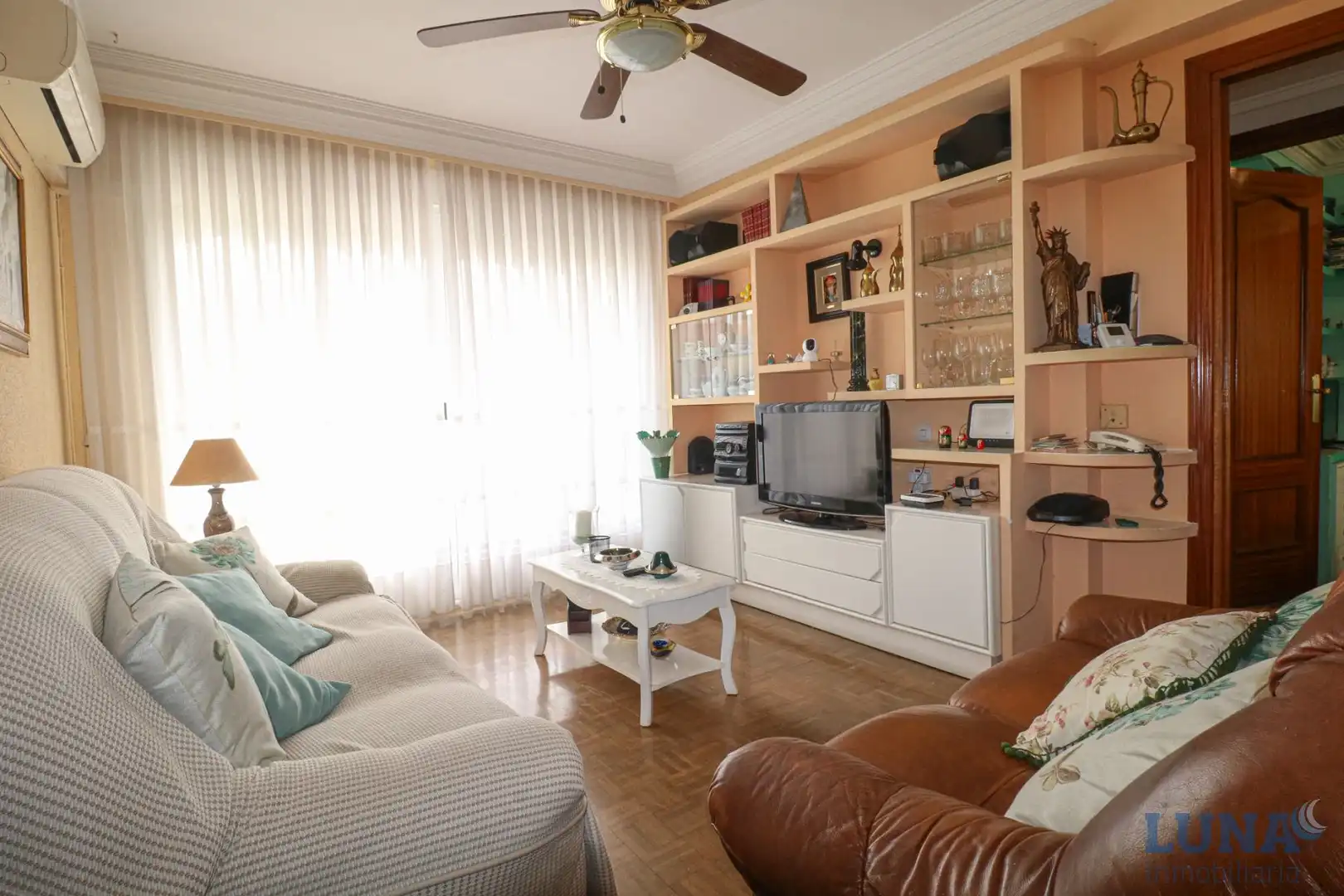 Sala d'estar de Pis en venda en Getafe amb Aire condicionat, Calefacció i Parquet