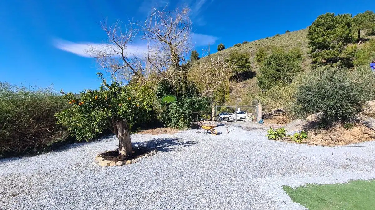 Vista exterior de Finca rústica en venda en Canillas de Albaida amb Aire condicionat, Calefacció i Jardí privat