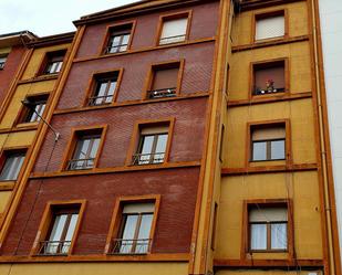 Vista exterior de Pis de lloguer en Gijón  amb Piscina
