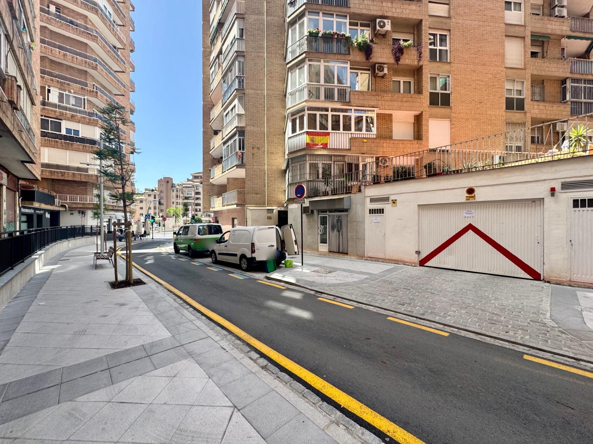 Exterior view of Garage to rent in  Granada Capital