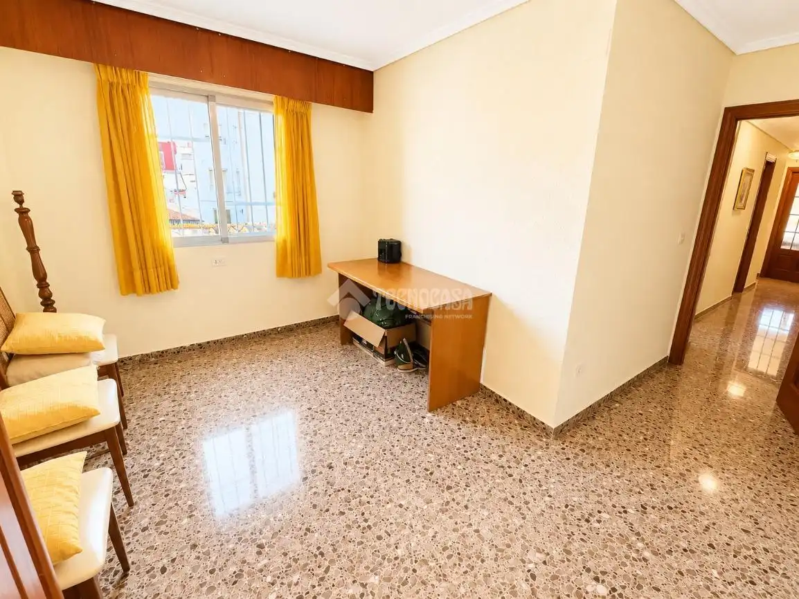 Habitación de Piso en venta en Torrent con Balcón