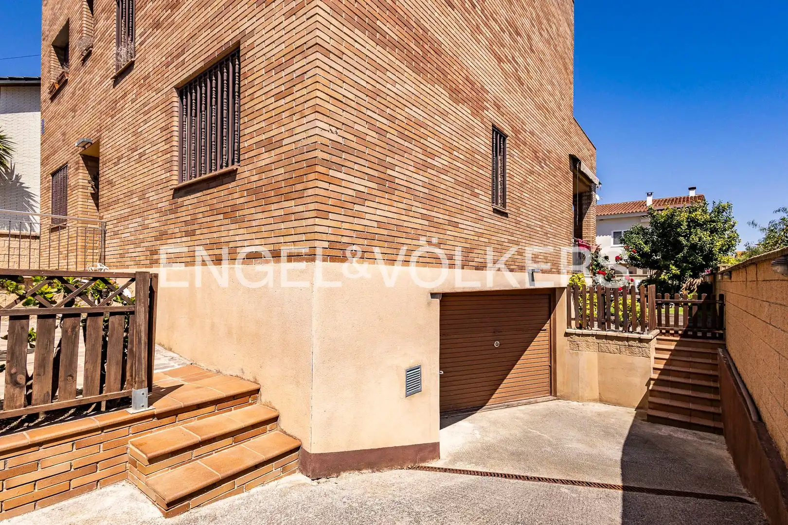 Vista exterior de Casa o chalet en venta en Viladecans con Calefacción, Jardín privado y Terraza