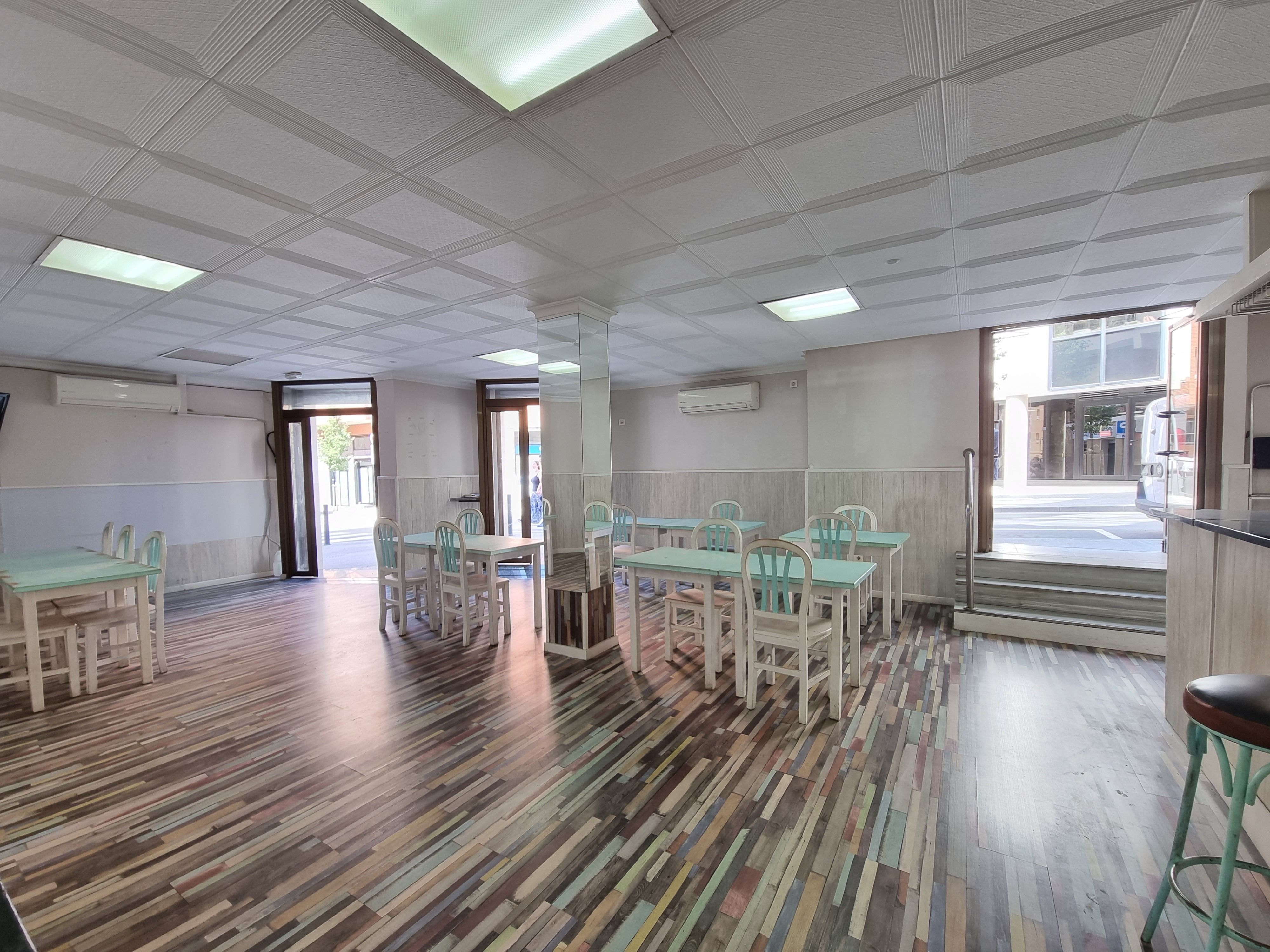 Premises for sale in Esplugues de Llobregat  with Air Conditioner and Heating
